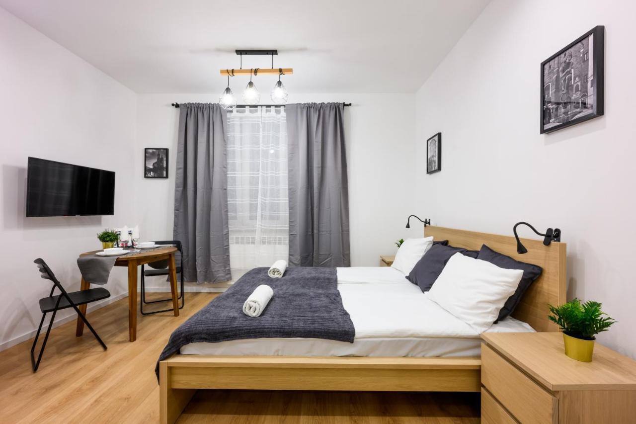 Cracow Rent Apartments - Spacious Apartments For 2-7 People In Quiet Area - Kolberga Street Nr 3 - 10 Min To Main Square By Foot Krasków Exterior foto