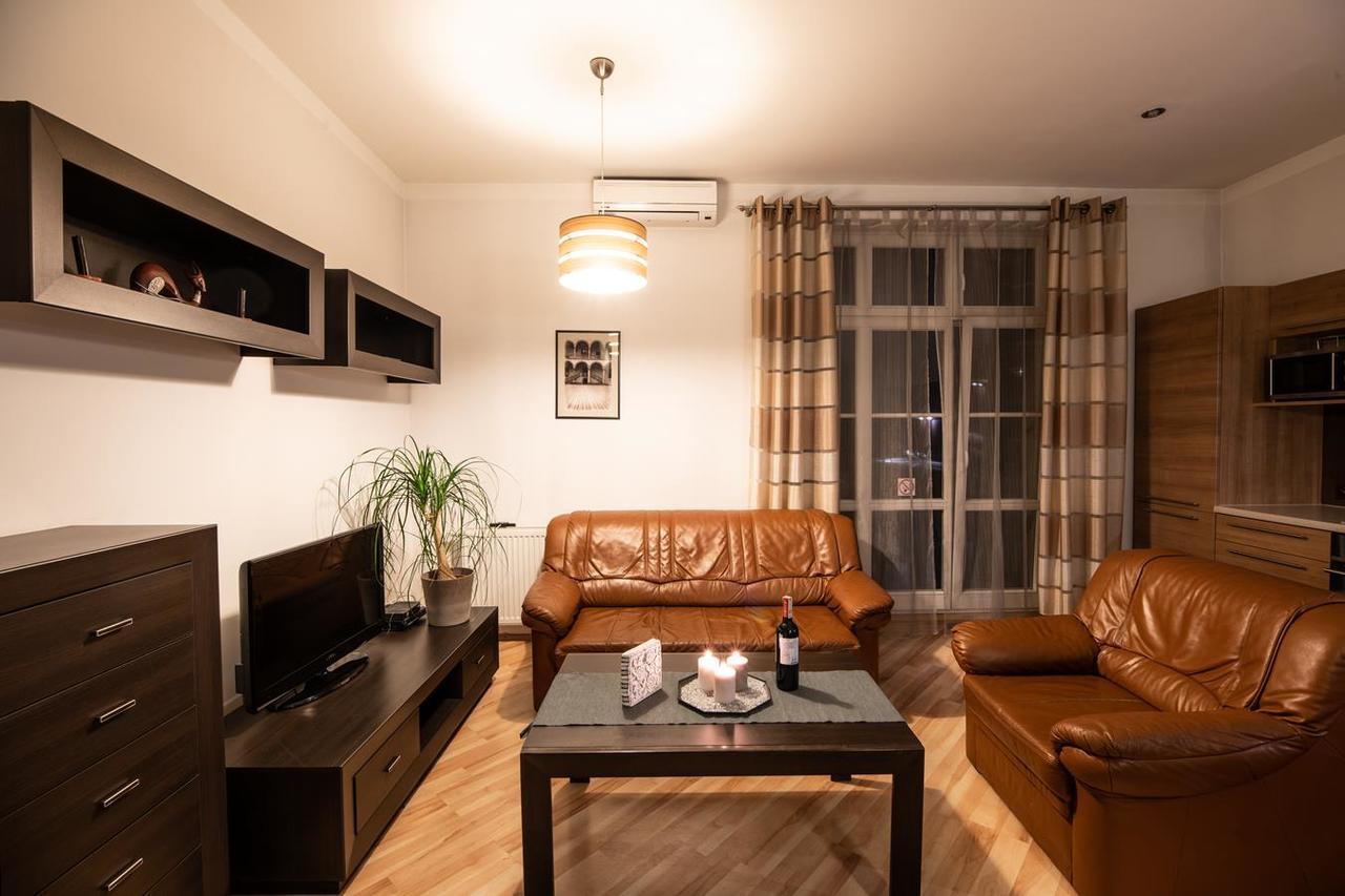 Cracow Rent Apartments - Spacious Apartments For 2-7 People In Quiet Area - Kolberga Street Nr 3 - 10 Min To Main Square By Foot Krasków Exterior foto