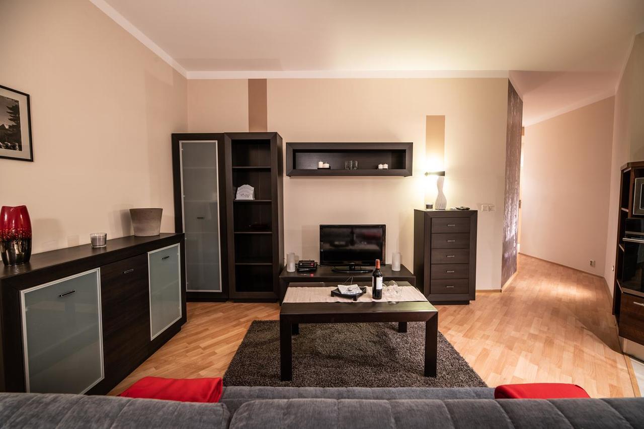 Cracow Rent Apartments - Spacious Apartments For 2-7 People In Quiet Area - Kolberga Street Nr 3 - 10 Min To Main Square By Foot Krasków Exterior foto