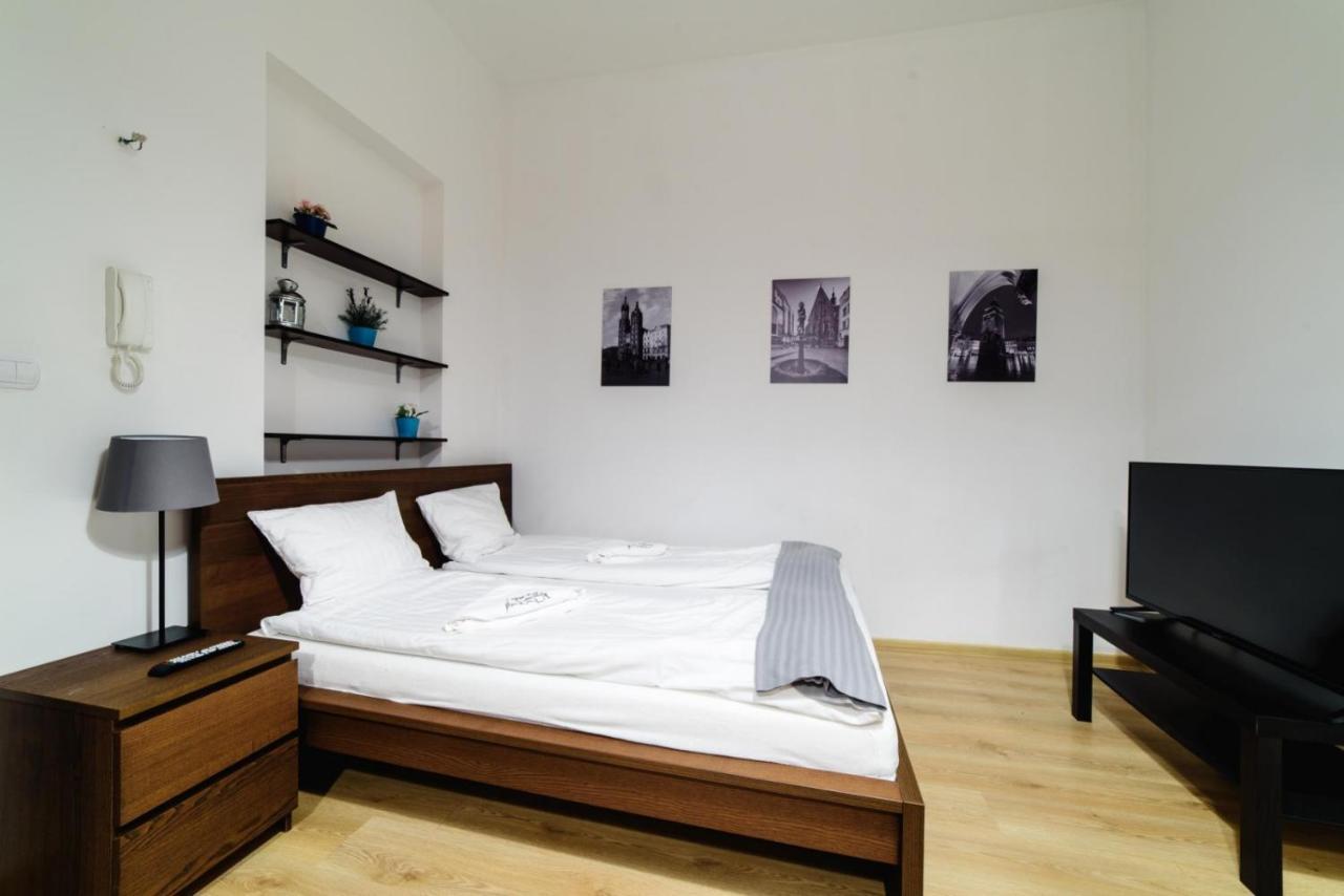 Cracow Rent Apartments - Spacious Apartments For 2-7 People In Quiet Area - Kolberga Street Nr 3 - 10 Min To Main Square By Foot Krasków Exterior foto